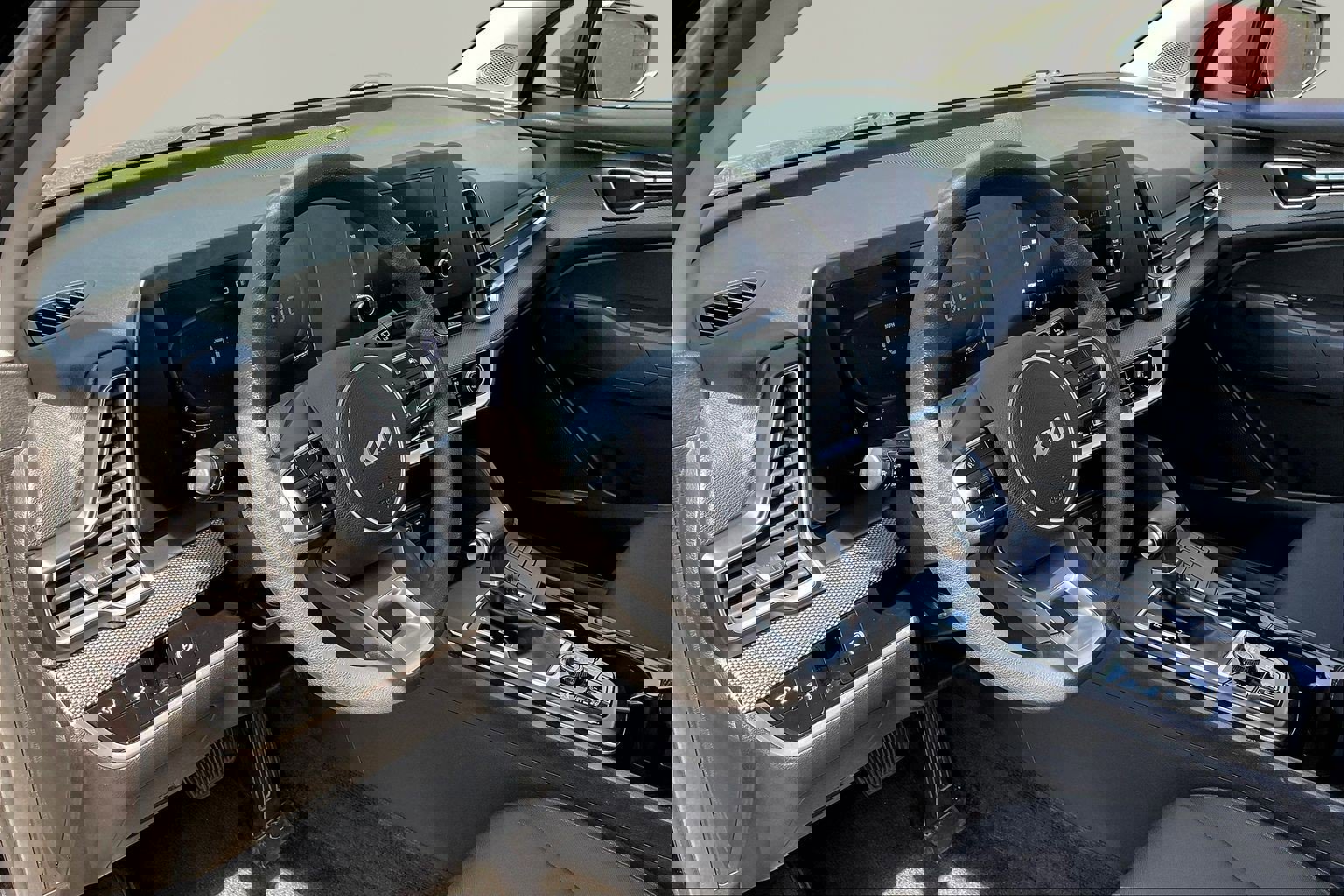 Used 2023 Kia Sportage LX image 18