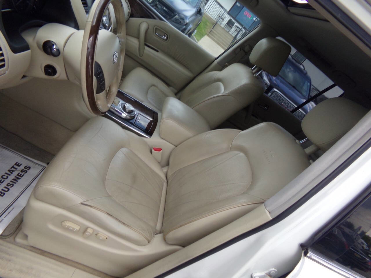 Used 2013 INFINITI QX56 4WD w/ Deluxe Touring Pkg image 12