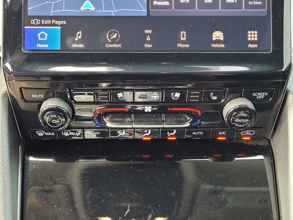 Used 2024 Jeep Grand Cherokee Limited w/ Luxury Tech Group II image 18