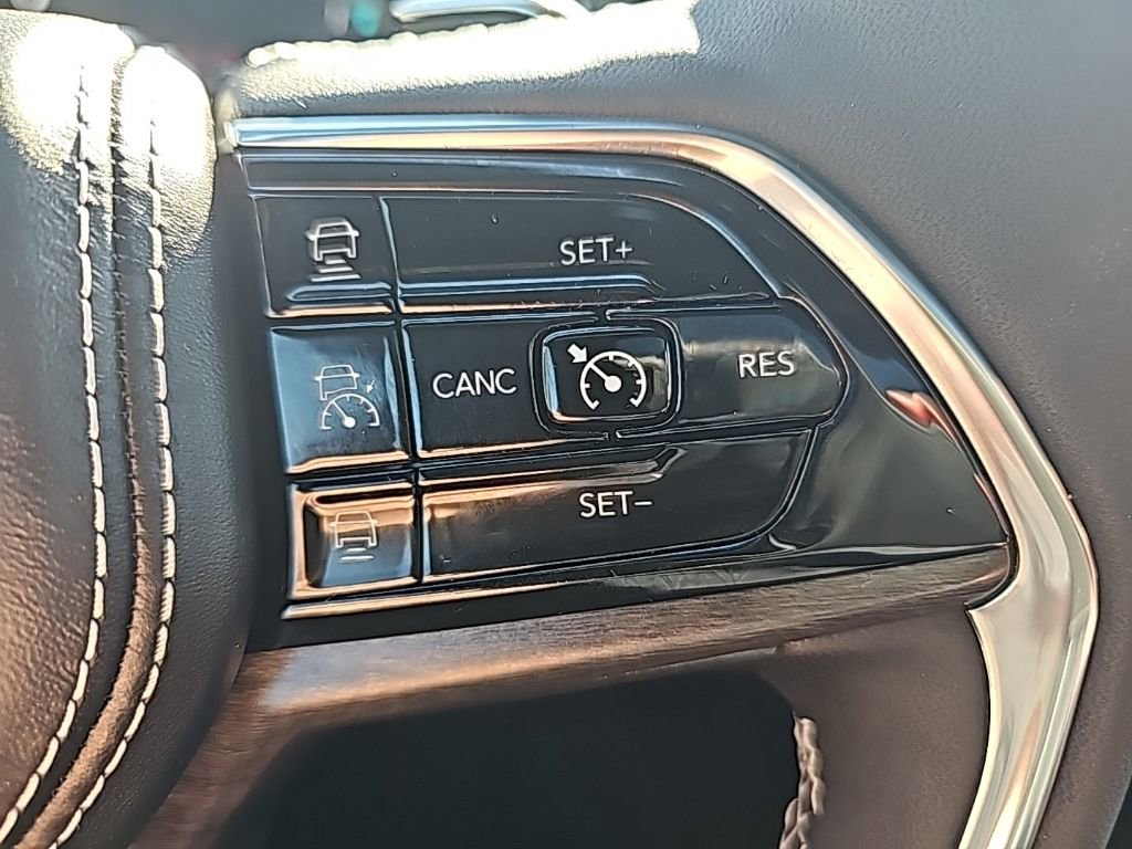 Used 2024 Jeep Grand Cherokee Overland image 30