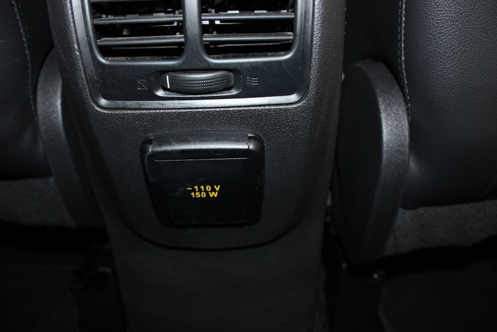 Used 2018 Ford Escape Titanium w/ Ford Safe & Smart Package FWD image 28