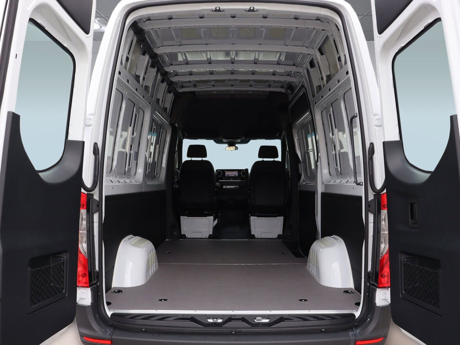 New 2025 Mercedes-Benz Sprinter 2500 image 26