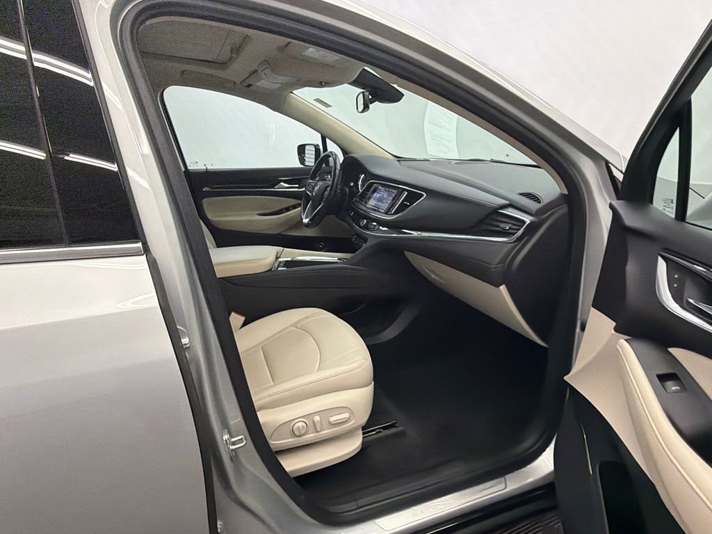 Used 2022 Buick Enclave Essence w/ Experience Buick Package FWD image 14