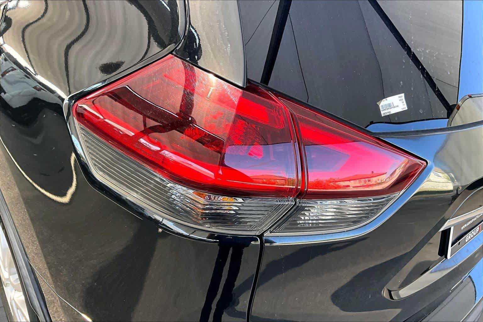Certified 2019 Nissan Rogue SV FWD image 28