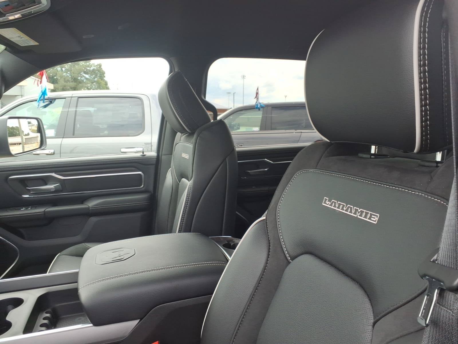 New 2026 RAM 1500 Laramie w/ Chrome Appearance Group AWD/4WD image 17