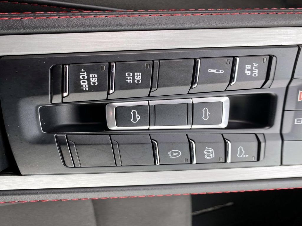 Used 2021 Porsche 718 Boxster Spyder RWD image 13