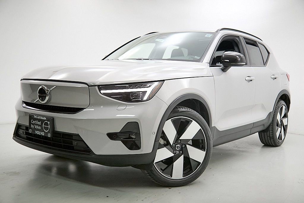 Certified 2023 Volvo XC40 Recharge Ultimate image 2
