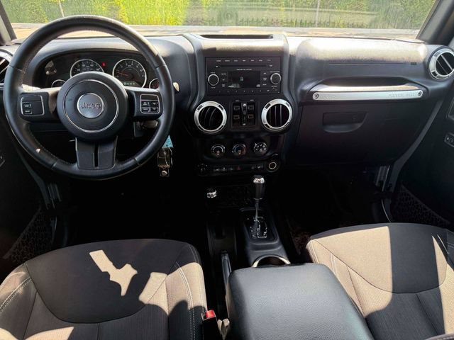 Used 2015 Jeep Wrangler Unlimited Sahara w/ Trailer Tow Group AWD/4WD image 17