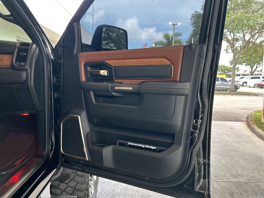 Used 2023 RAM 2500 Limited AWD/4WD image 31