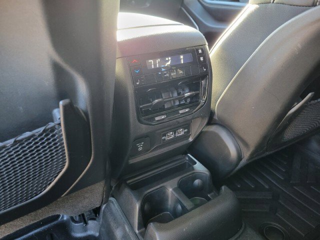 Used 2023 Jeep Grand Cherokee L Limited w/ Luxury Tech Group II image 29