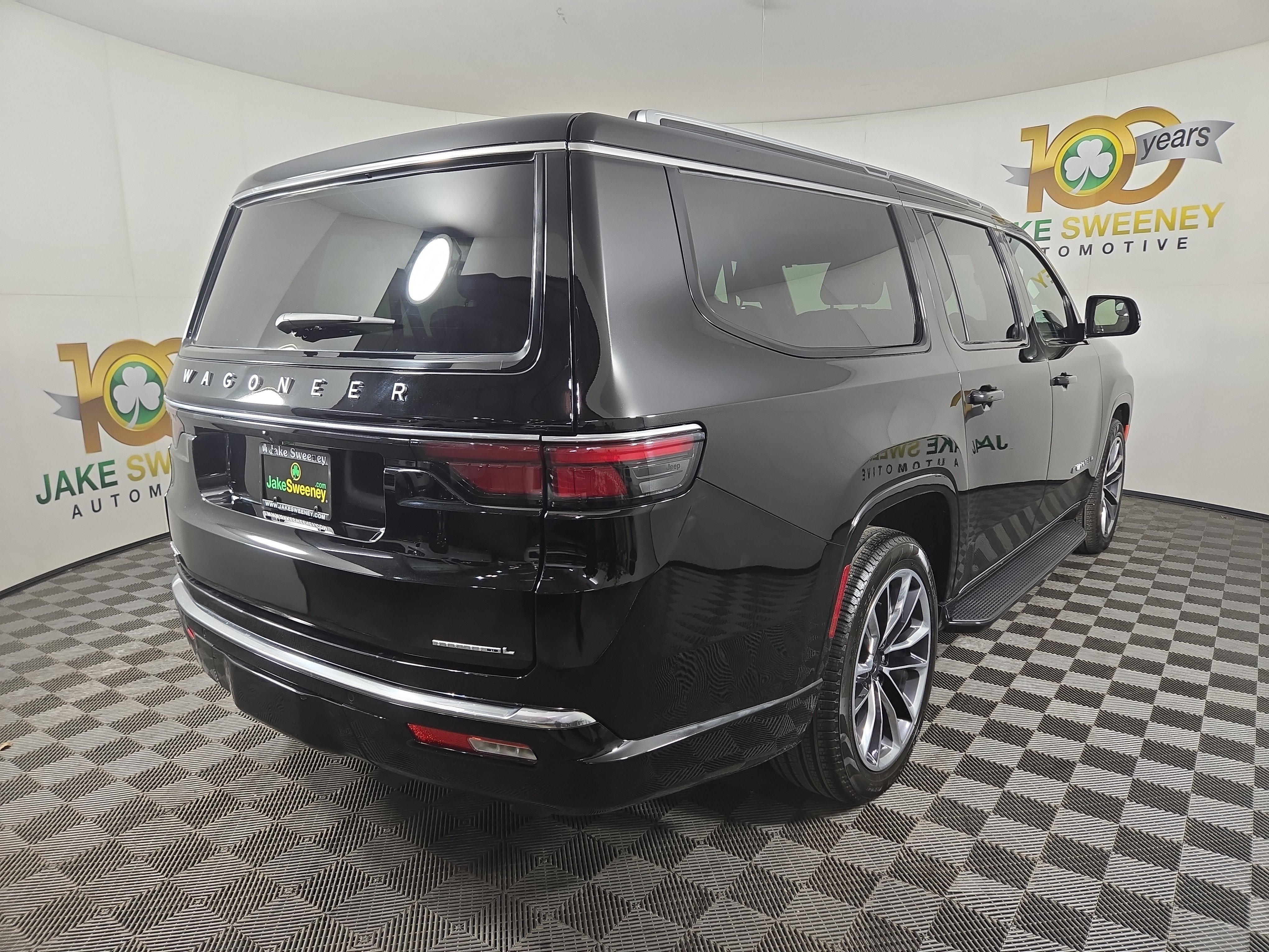Used 2023 Jeep Wagoneer L Series II w/ Premium Group I image 10