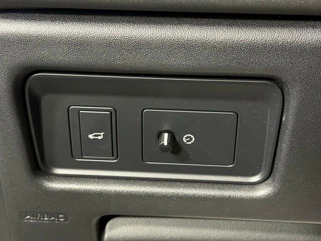 Used 2018 Land Rover Discovery Sport SE image 40