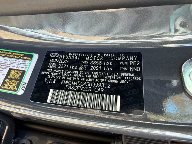 Certified 2025 Hyundai Elantra Sport image 32