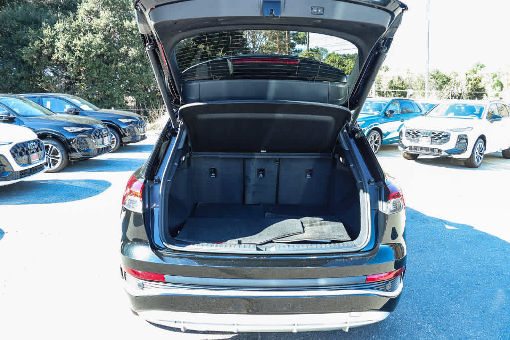Used 2024 Audi Q4 e-tron Prestige AWD/4WD image 27