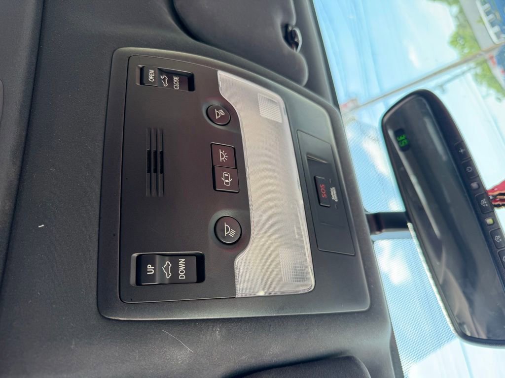 Used 2015 Lexus IS 250 w/ F-Sport Package RWD image 19