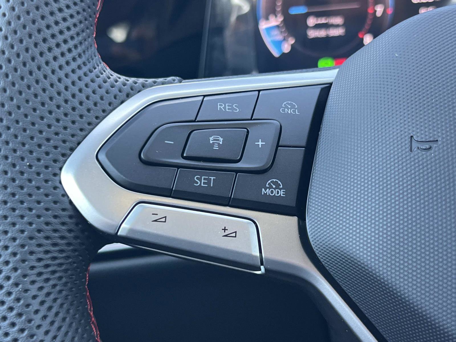 New 2026 Volkswagen GTI SE FWD image 9
