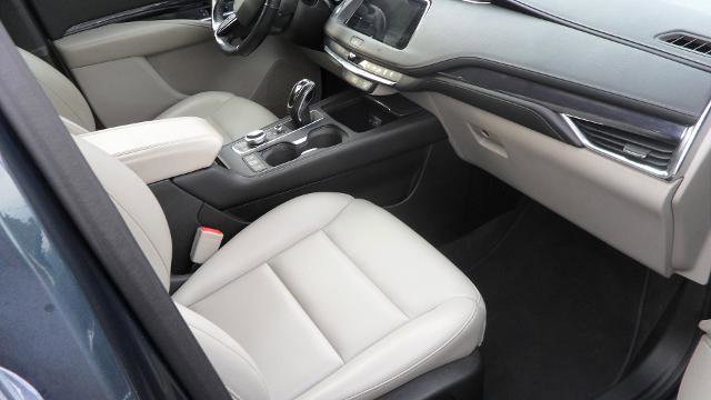 Used 2019 Cadillac XT4 Luxury w/ Cold Weather Package FWD image 34