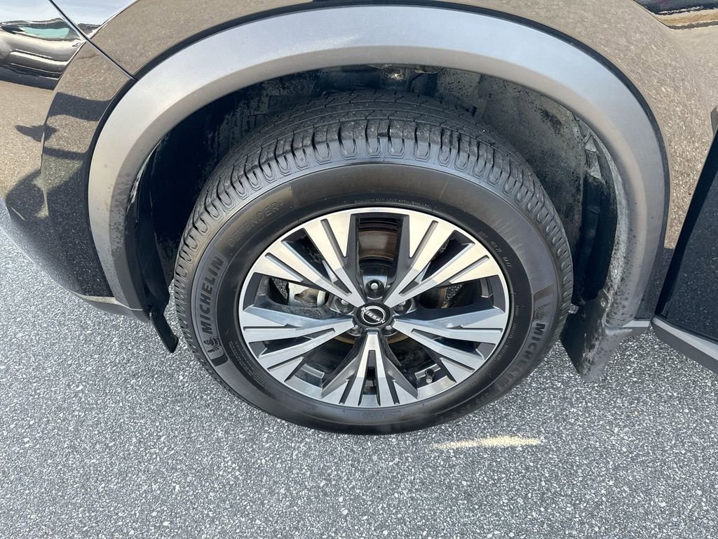 Used 2023 Nissan Rogue SV image 31