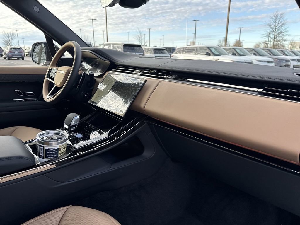 New 2025 Land Rover Range Rover Sport Dynamic SE image 24