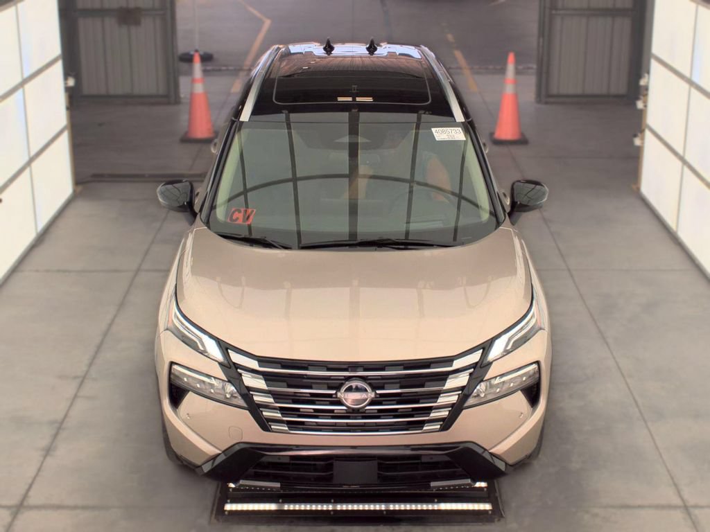 Certified 2025 Nissan Rogue Platinum w/ Tech Package AWD/4WD image 3