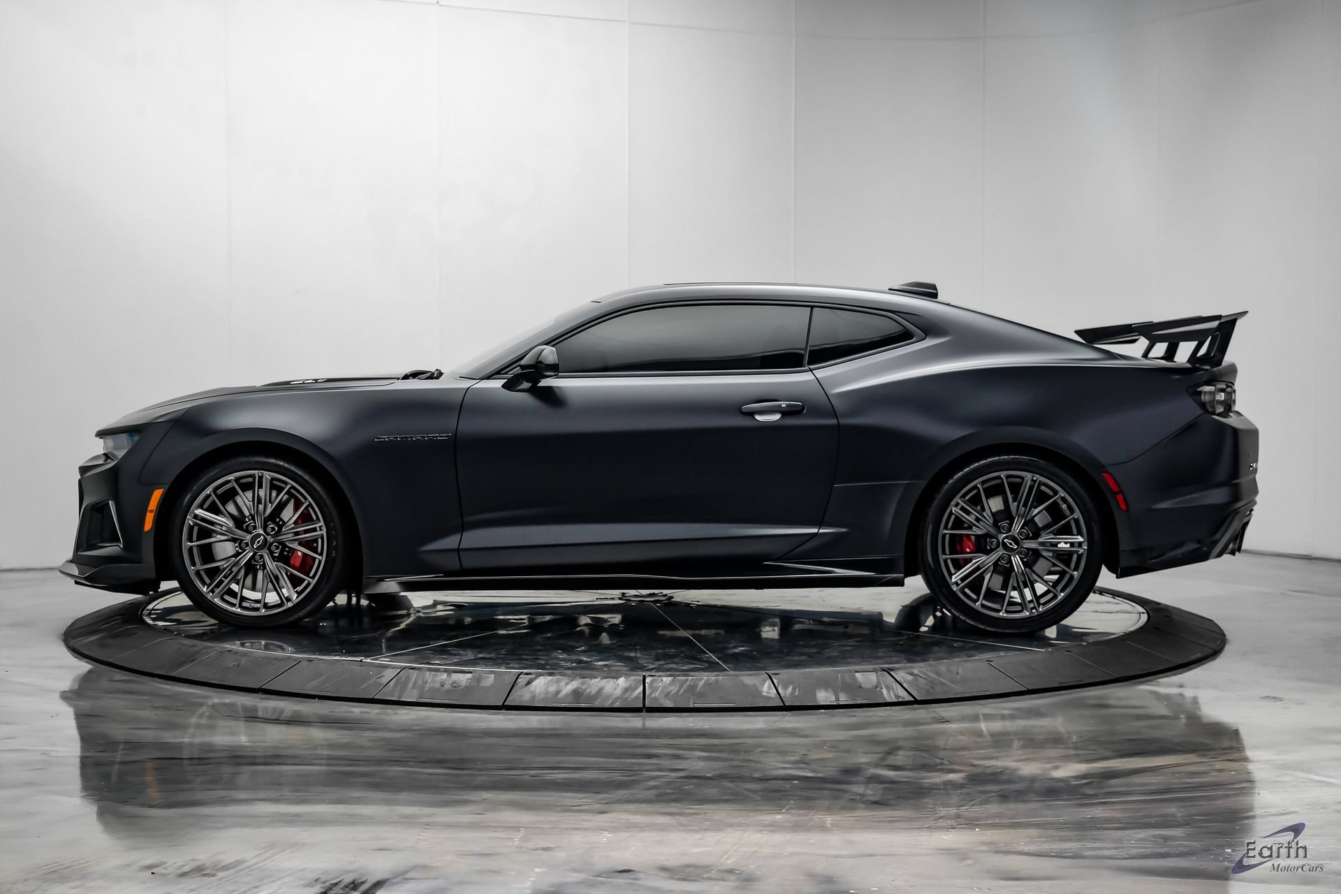Used 2024 Chevrolet Camaro ZL1 RWD image 7