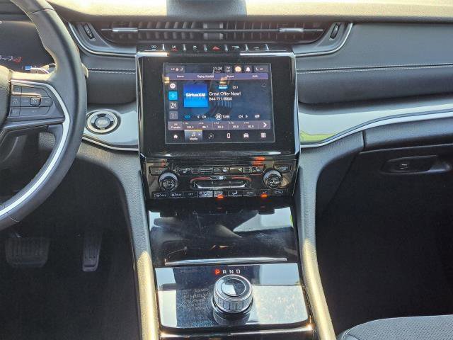 Used 2022 Jeep Grand Cherokee Altitude image 24