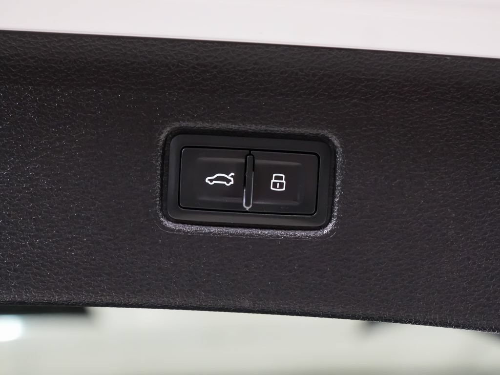 Used 2021 Audi Q7 3.0T Premium w/ Convenience Package AWD/4WD image 34