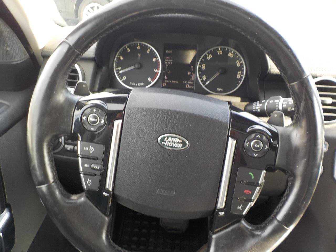 Used 2015 Land Rover LR4 HSE AWD/4WD image 10