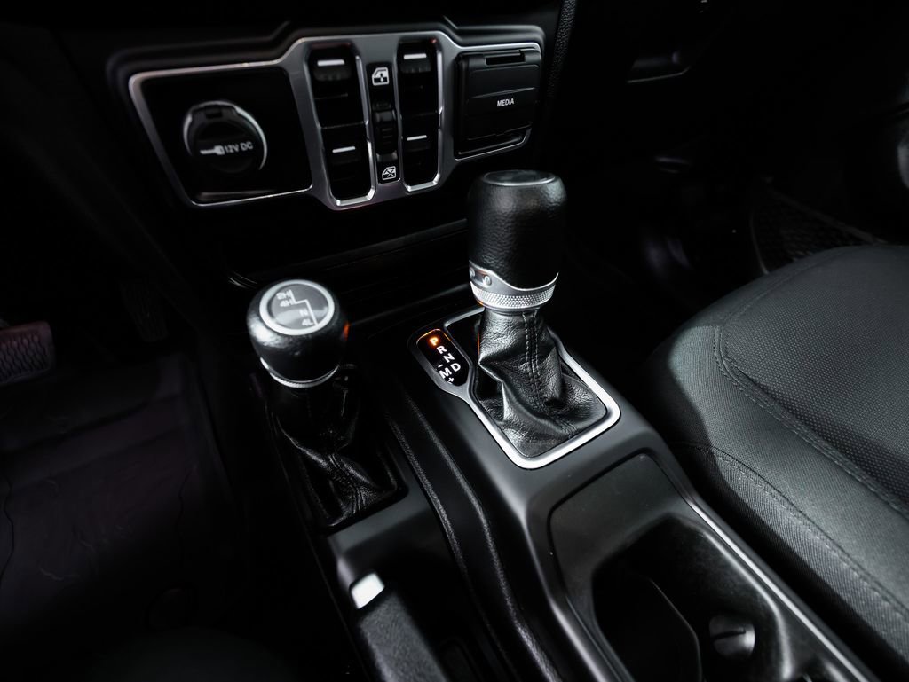 Used 2023 Jeep Wrangler Unlimited Sport AWD/4WD image 28