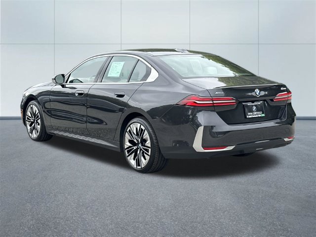 Certified 2024 BMW 530i xDrive w/ Premium Package AWD/4WD image 8