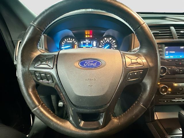 Used 2016 Ford Explorer XLT image 12