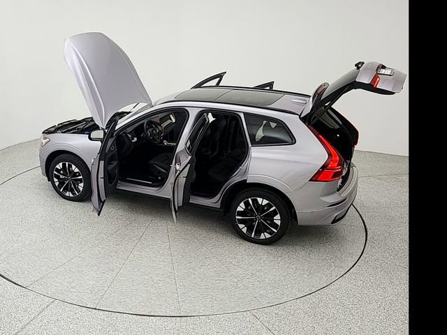New 2026 Volvo XC60 B5 Plus w/ Protection Package Premier image 40