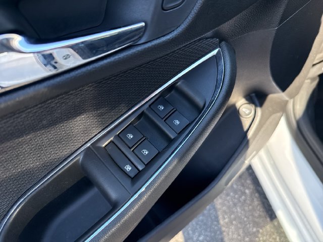 Used 2016 Chevrolet Cruze LT w/ Sun And Sound Package FWD image 11