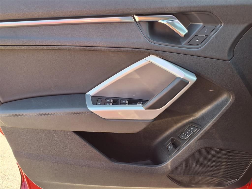 Used 2024 Audi Q3 2.0T Premium image 21