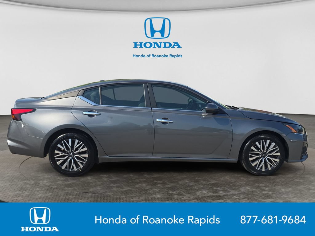 Used 2023 Nissan Altima 2.5 SV FWD image 6