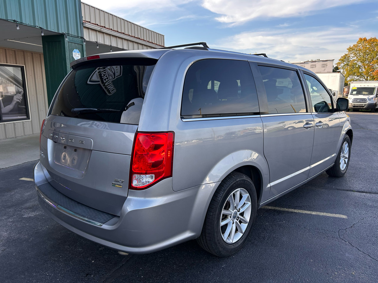 Used 2019 Dodge Grand Caravan SXT image 3