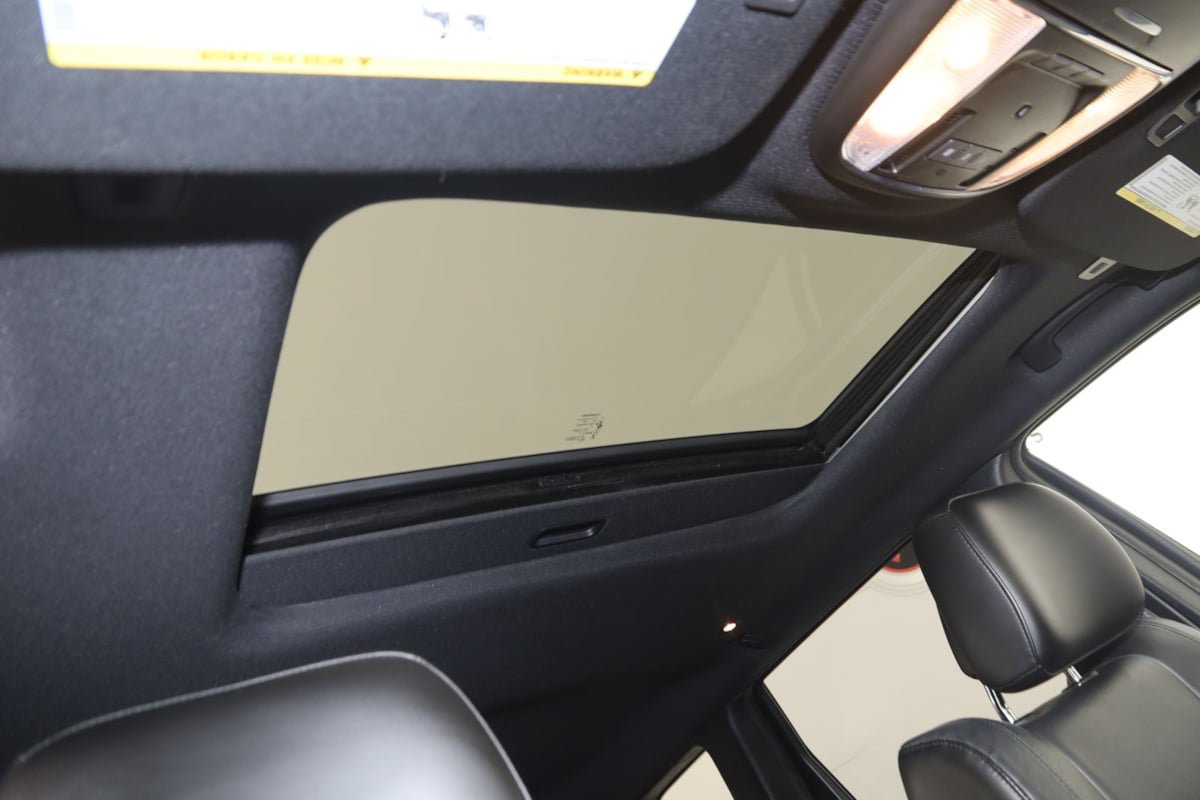 Used 2021 Jeep Grand Cherokee Limited AWD/4WD image 12