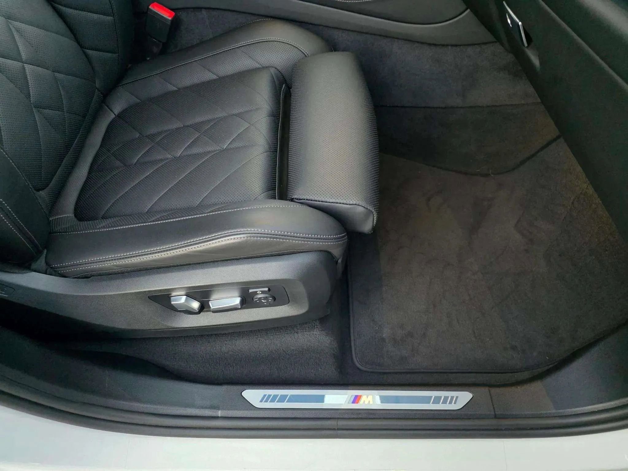 Used 2024 BMW X5 sDrive40i w/ M Sport Package image 64