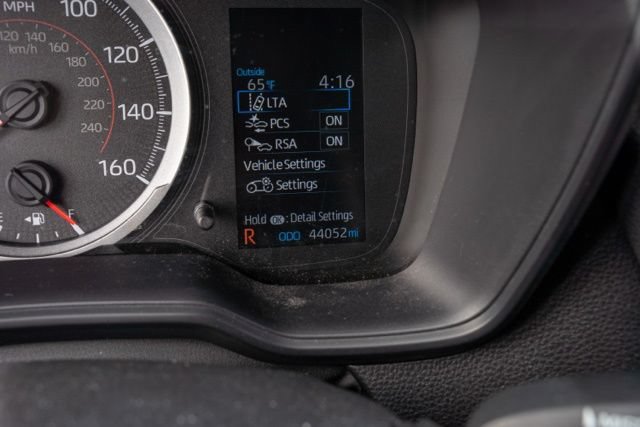 Used 2021 Toyota Corolla SE w/ Carpet Mat Package (TMS) FWD image 17