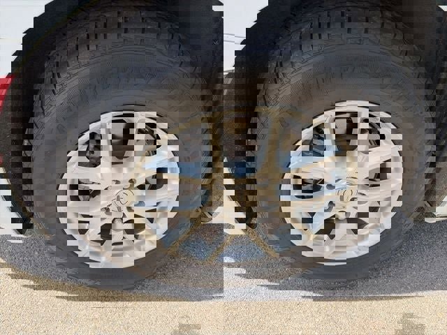 Used 2021 Chrysler Voyager Lxi image 35