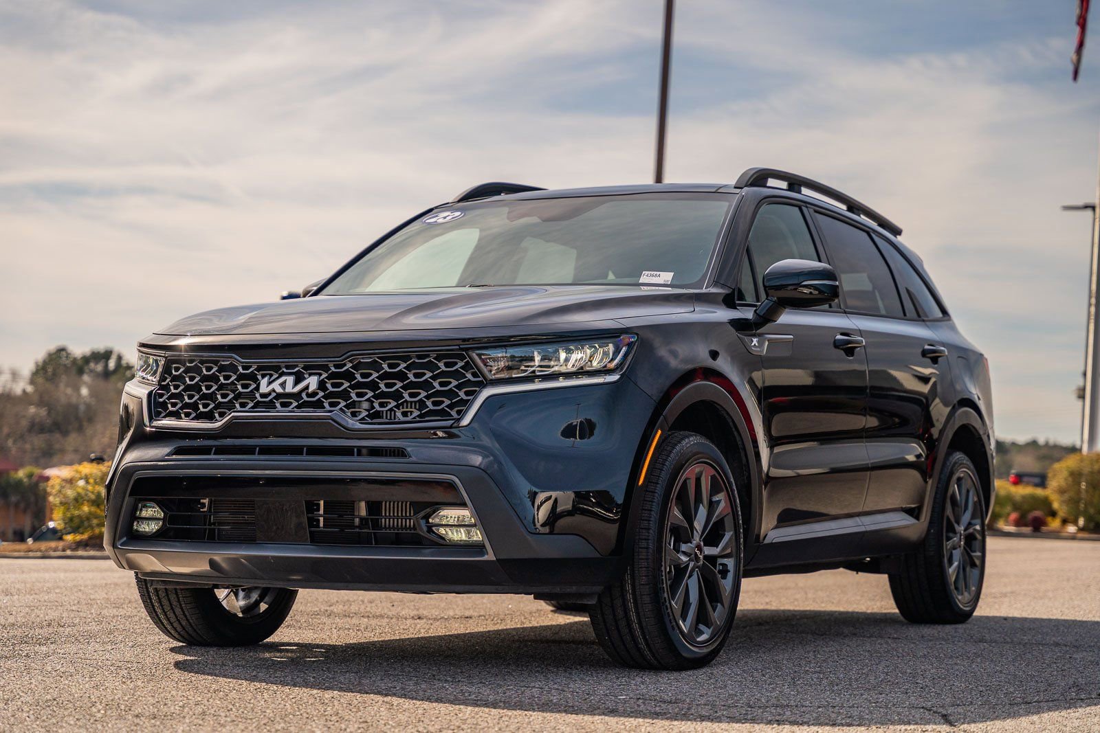 Used 2023 Kia Sorento X-Line EX image 3