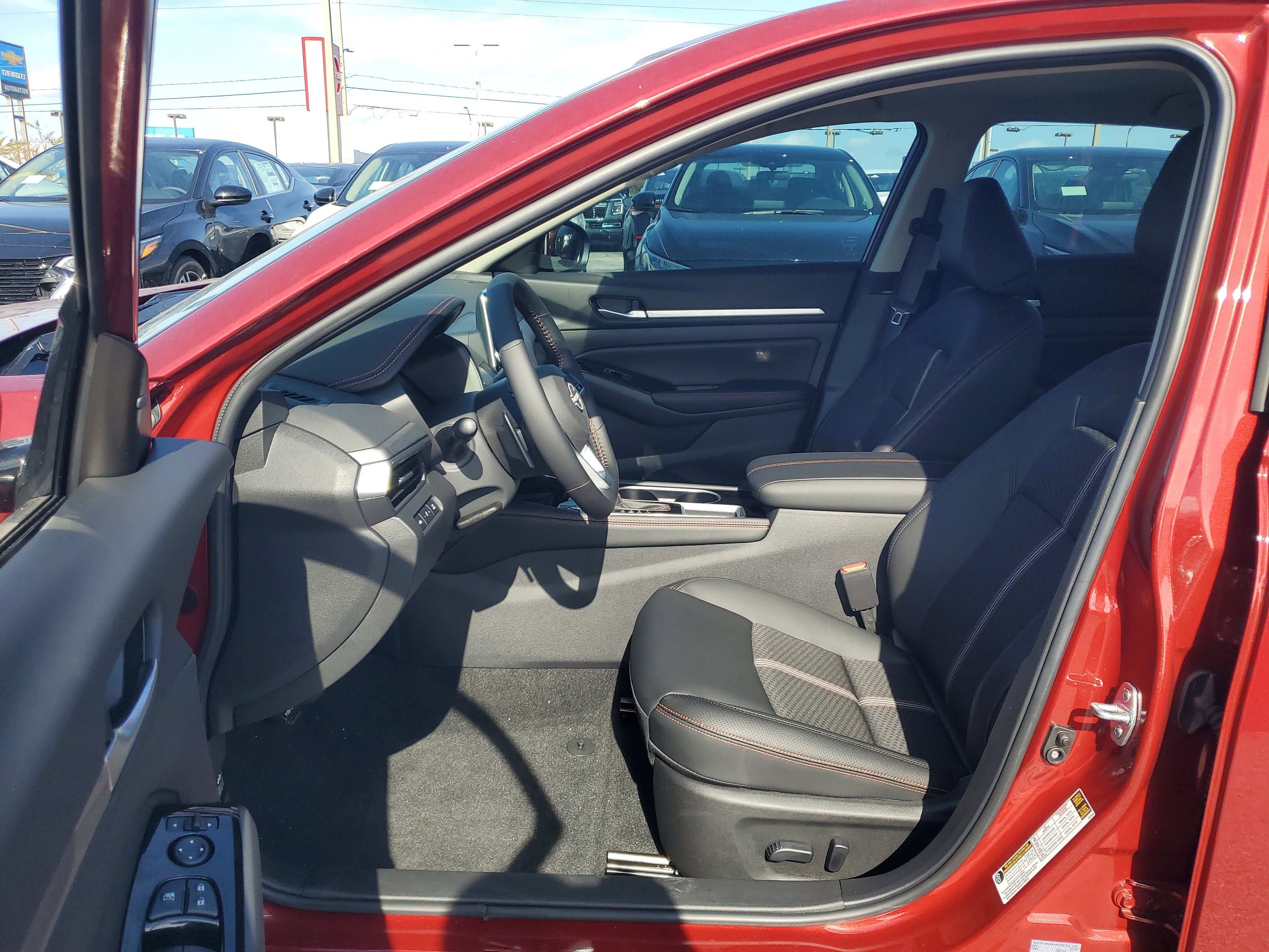 New 2025 Nissan Altima 2.5 SR image 10