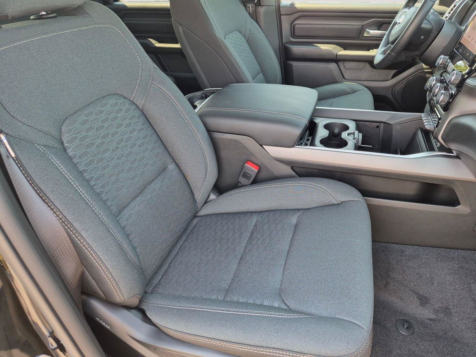 New 2026 RAM 1500 Express AWD/4WD image 21
