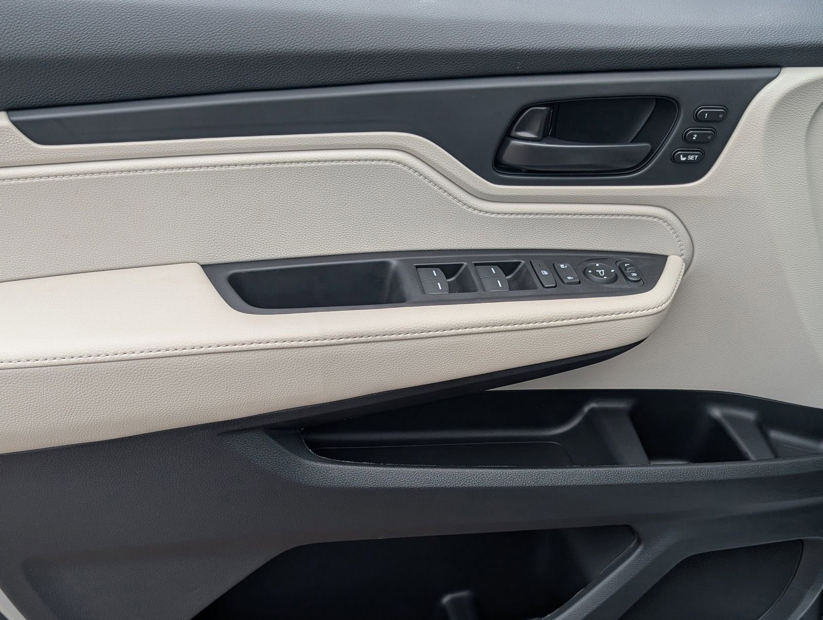 New 2026 Honda Odyssey EX-L image 6