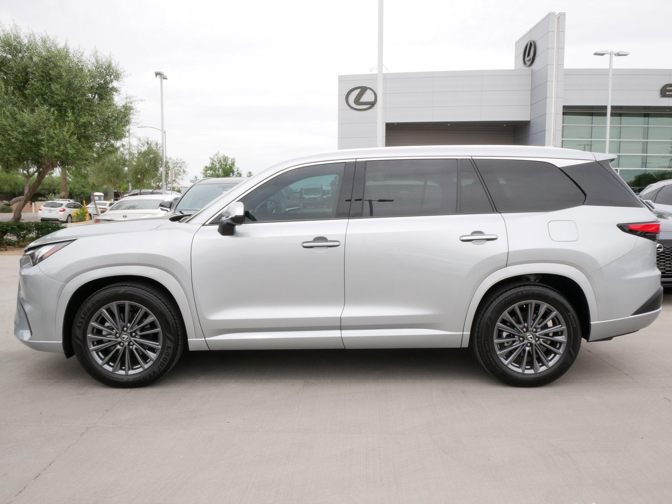 Used 2024 Lexus TX 350 FWD w/ Cold Weather Package image 3