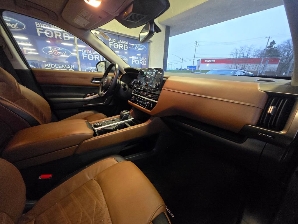Used 2022 Nissan Pathfinder Platinum w/ Cargo Package image 30