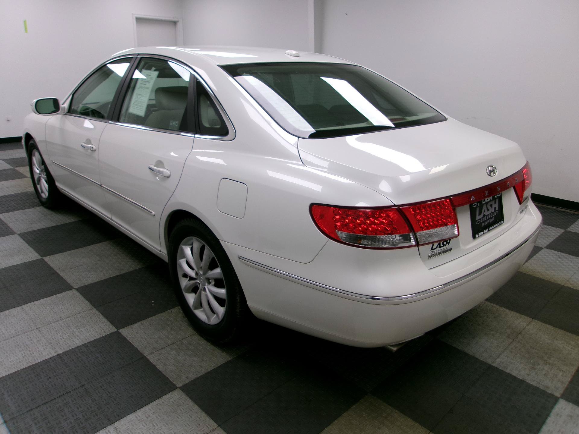 Used 2008 Hyundai Azera Limited FWD image 2