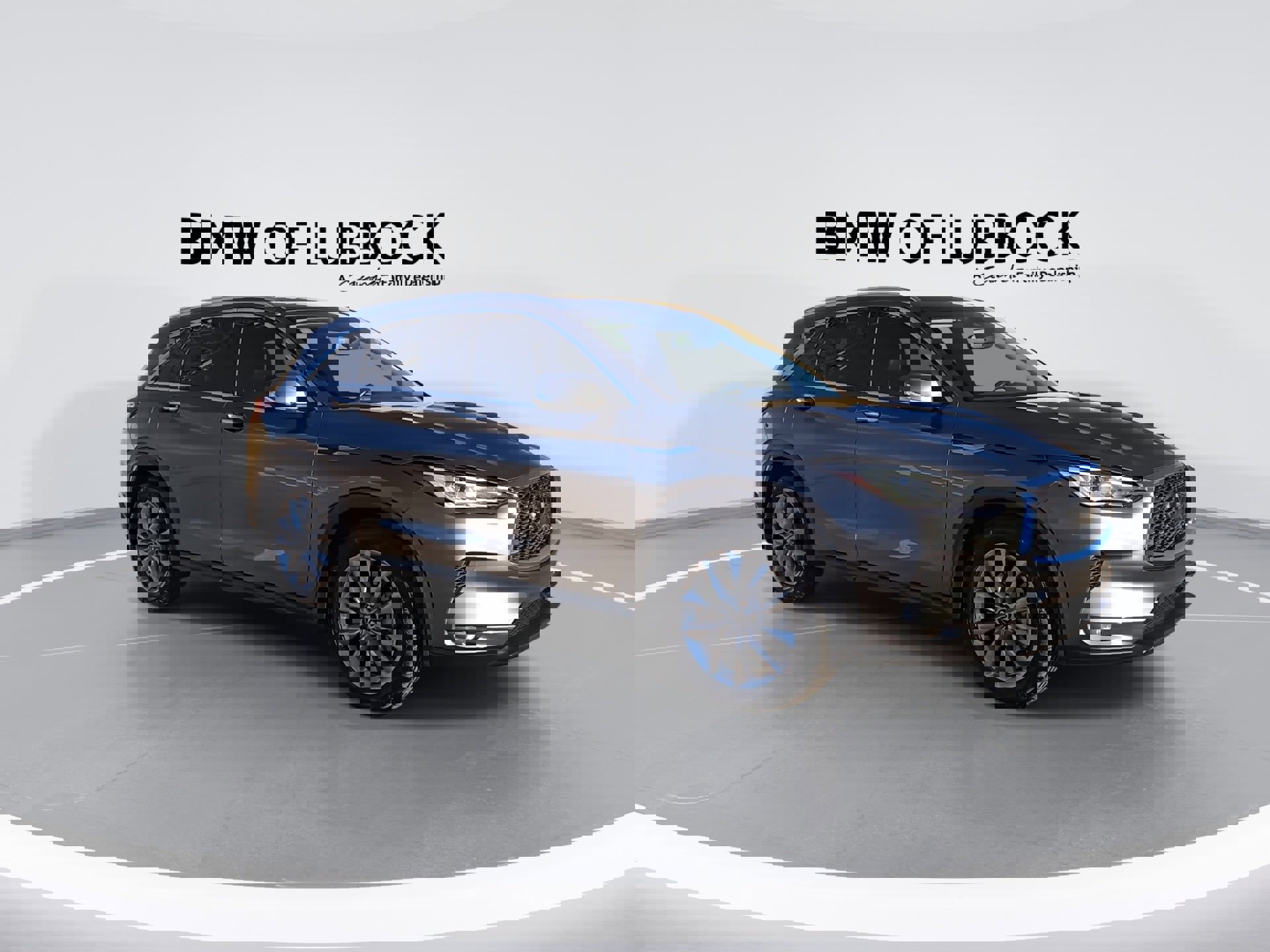 Used 2022 INFINITI QX50 Essential image 2