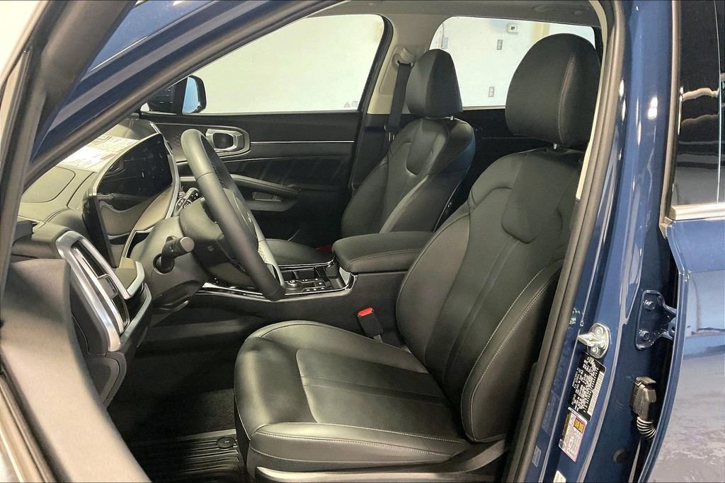Used 2025 Kia Sorento SX FWD image 26