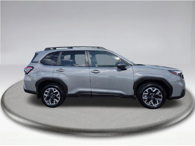 Used 2025 Subaru Forester Premium AWD/4WD image 11
